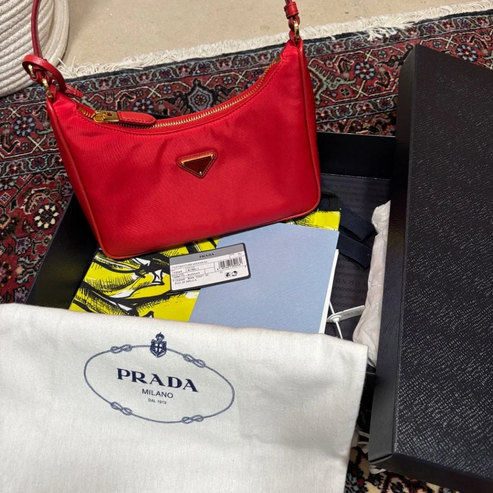 PRADA Re-Edition 2005 Mini Bag Red - Picture 9 of 10